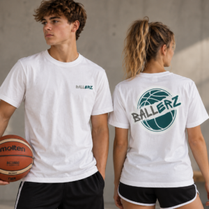 Junger Mann, von vorn zu sehen und junge Frau von hinten zu sehen, jeweils mit Ballerz Shirt an